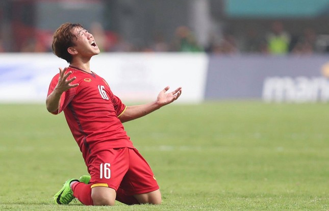 Khoe ảnh chụp cùng thần tượng Son Heung-min, Minh Vương được fan khen ngợi vì điều này ảnh 2