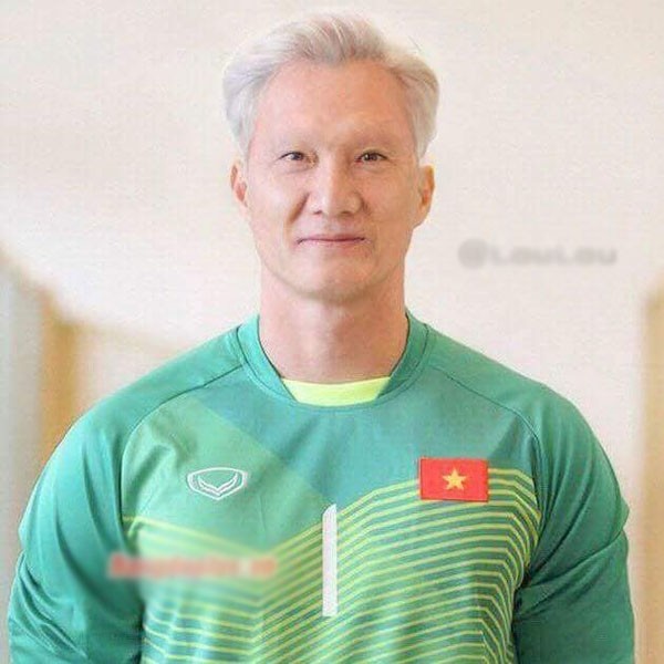 Chùm ảnh nhan sắc tuyển thủ U23 Việt Nam khi về già, ai cũng phong độ trừ Đức Chinh ảnh 14