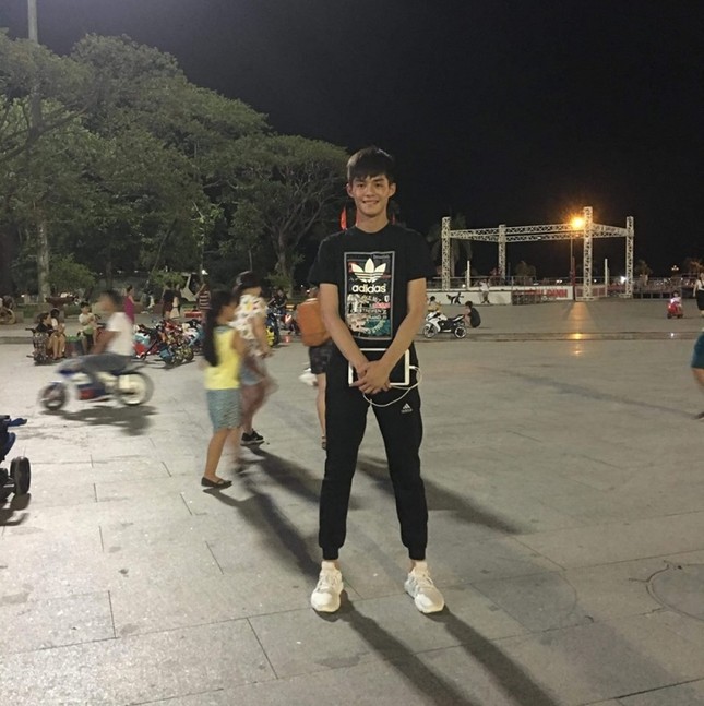 Chàng cầu thủ 15 tuổi cao 1m88 của CLB Hoàng Anh Gia Lai khiến hội chị em "điêu đứng" ảnh 3