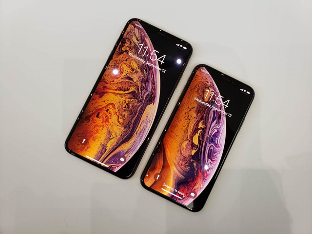 Nghĩ kỹ đi, 1 chiếc iPhone Xs tương đương với hàng trăm cốc trà sữa và vé xem phim đấy! ảnh 1
