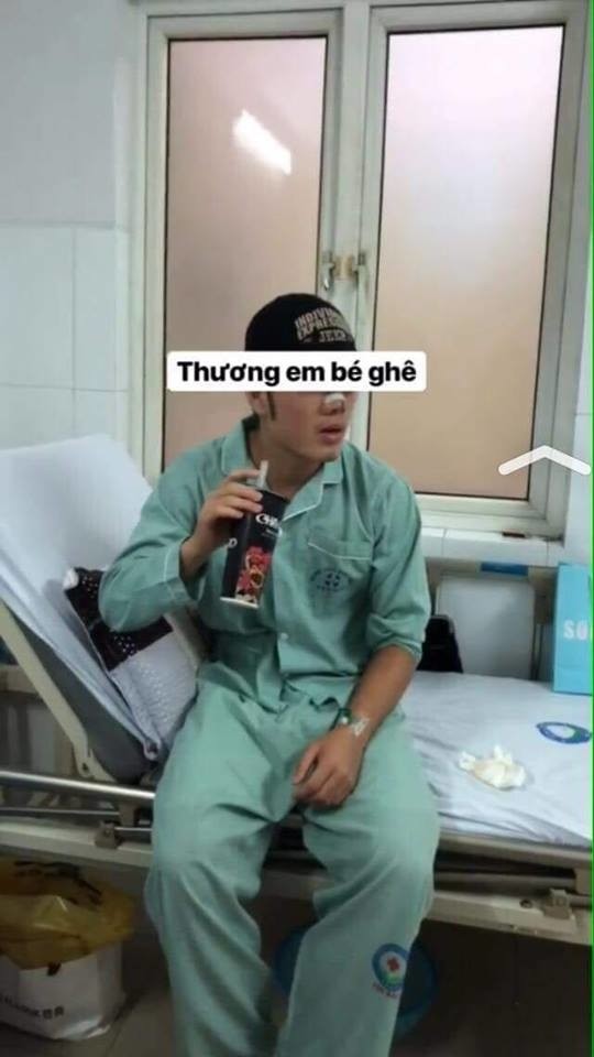 Mổ mũi mà không được Văn Toàn hỏi thăm, Xuân Trường dỗi: "Thằng đầu bạc, tính tình cũng bạc" ảnh 1