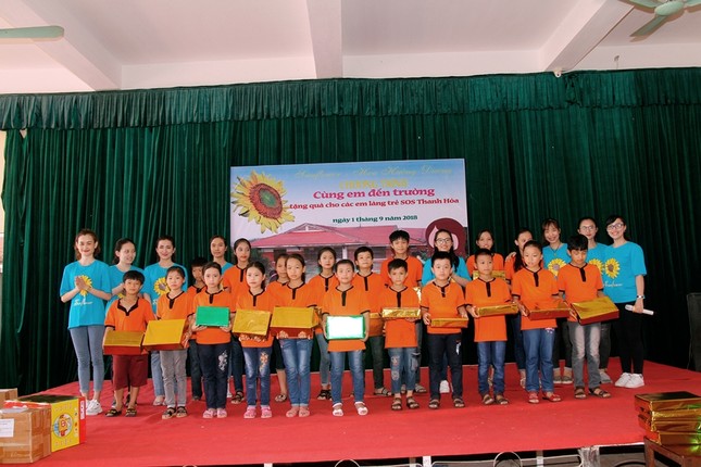 "Sunflower - Hoa Hướng Dương": Dự án ý nghĩa dành tặng Làng trẻ SOS Thanh Hóa ảnh 3