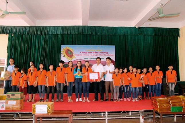 "Sunflower - Hoa Hướng Dương": Dự án ý nghĩa dành tặng Làng trẻ SOS Thanh Hóa ảnh 1