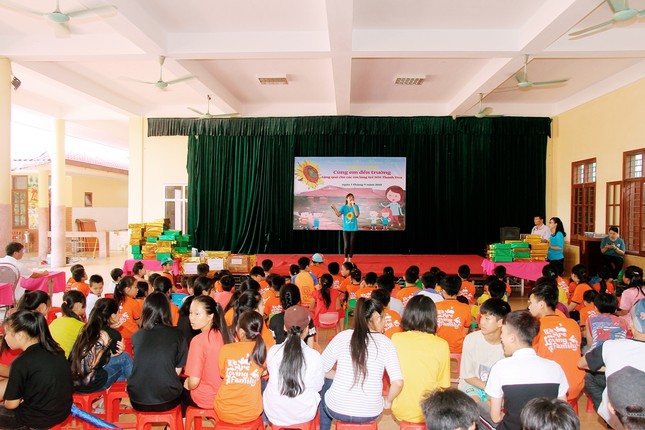 "Sunflower - Hoa Hướng Dương": Dự án ý nghĩa dành tặng Làng trẻ SOS Thanh Hóa ảnh 5