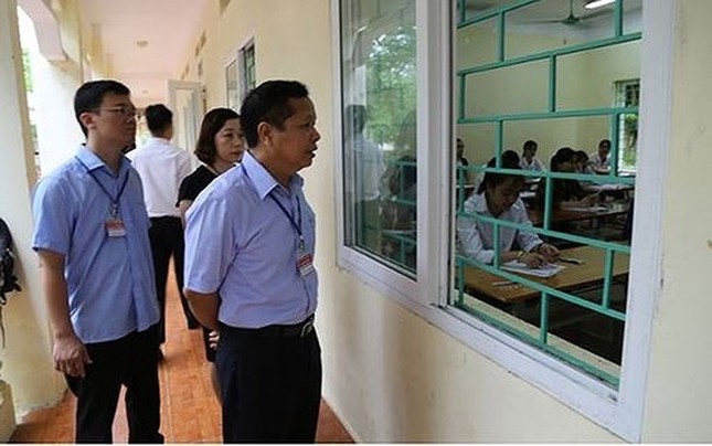 Những cán bộ ngành giáo dục nào bị bắt trong vụ gian lận thi cử ở Hòa Bình? ảnh 5