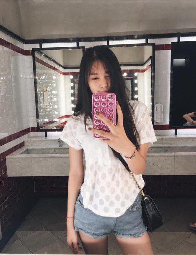 Nhan sắc đời thường xinh rạng ngời của nữ sinh 2K đăng quang Hoa hậu Việt Nam 2018 ảnh 9