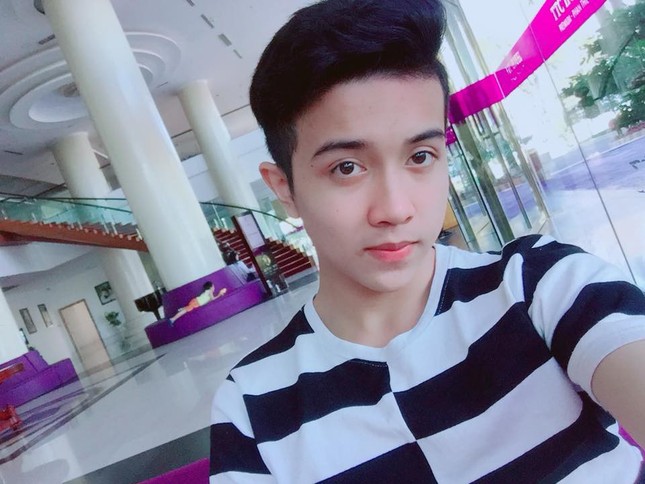 Dân mạng “trụy tim” với em trai Á hậu 2 Thúy An, ngoại hình chẳng khác gì "soái ca ngôn tình" ảnh 6