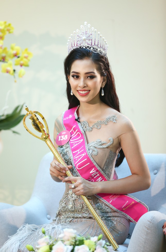 Xác nhận điểm thi THPT trung bình của Hoa hậu, BTC khẳng định Tiểu Vy sức học khá, tiếng Anh tốt ảnh 2