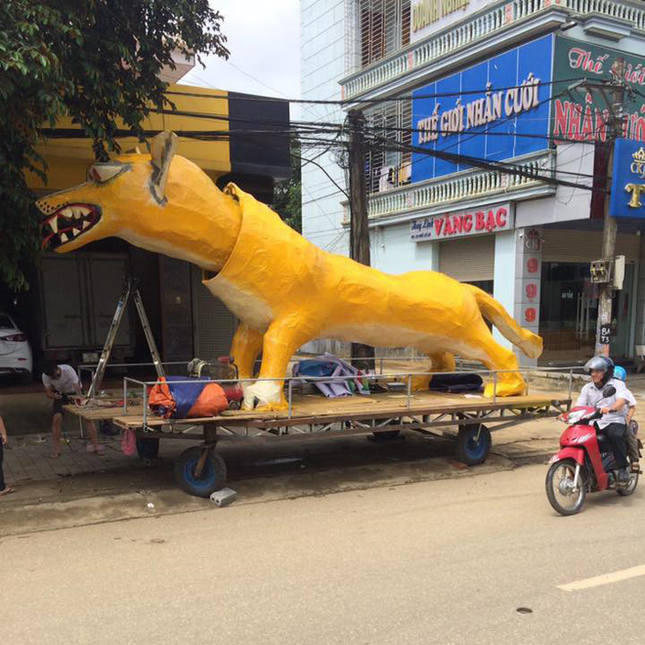 Linh vật Trung Thu nhưng lại lai giữa chó và chồn khiến dân mạng vừa cười lăn lộn ảnh 1