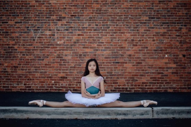 Gặp cô gái trong bộ ảnh múa ballet đẹp say lòng trên đường phố Mỹ gây sốt mạng ảnh 2