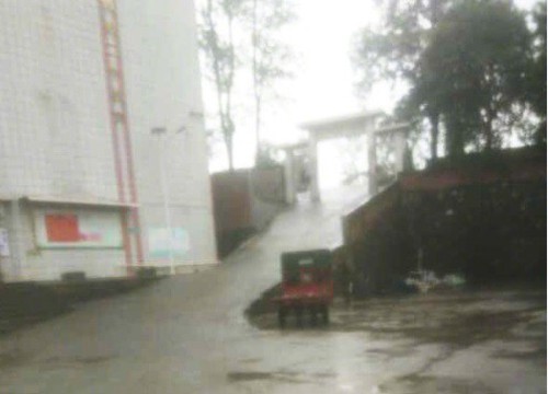 Nói chuyện trong giờ nghỉ trưa, nam sinh Trung Quốc bị phạt nhảy cóc dẫn đến tử vong ảnh 2