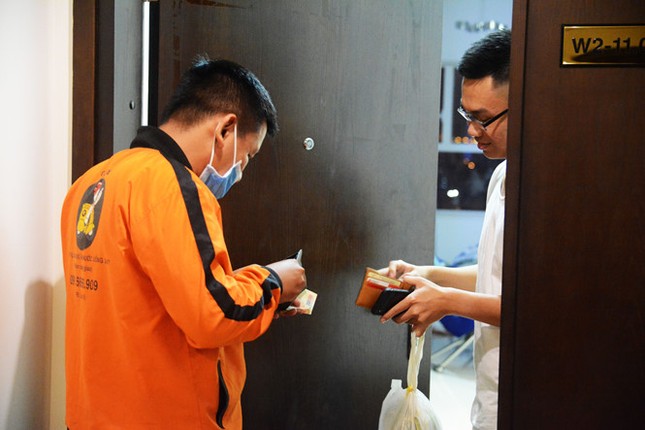 Nghề xuyên đêm ở Sài Thành: "Shipper" thức ăn kể chuyện bị xù đơn hàng bạc triệu ảnh 1