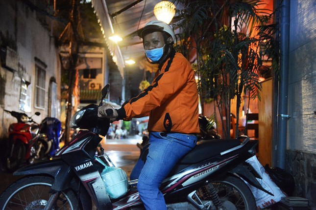 Nghề xuyên đêm ở Sài Thành: "Shipper" thức ăn kể chuyện bị xù đơn hàng bạc triệu ảnh 7