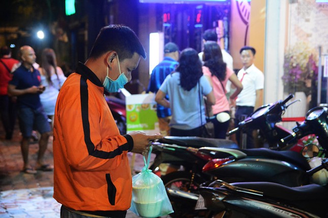 Nghề xuyên đêm ở Sài Thành: "Shipper" thức ăn kể chuyện bị xù đơn hàng bạc triệu ảnh 9