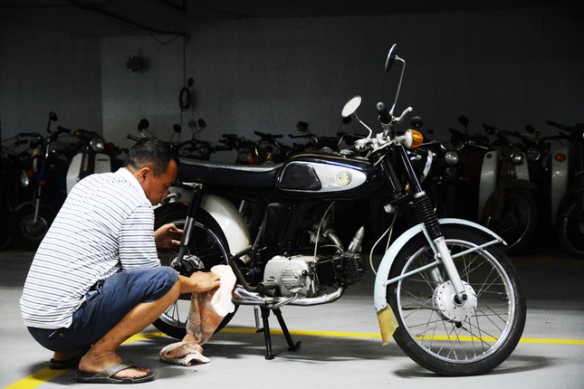 Choáng với gia tài "khủng" 500 xe cổ của doanh nhân Sài Gòn ảnh 4