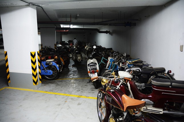 Choáng với gia tài "khủng" 500 xe cổ của doanh nhân Sài Gòn ảnh 2