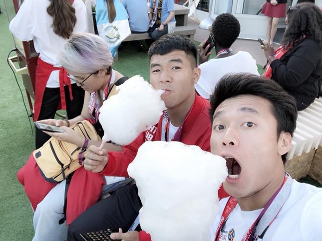 Tiến Dũng đăng seri ảnh tình tứ chúc mừng sinh nhật Đức Chinh, fan lại quyết "đẩy thuyền Dũng-Chinh" ảnh 2