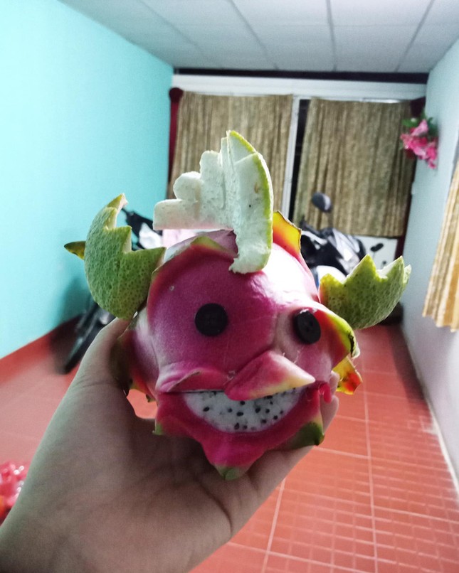 Những mâm ngũ quả cắt tỉa vừa đáng yêu vừa kỳ dị khiến dân mạng chỉ biết ôm bụng cười ảnh 4