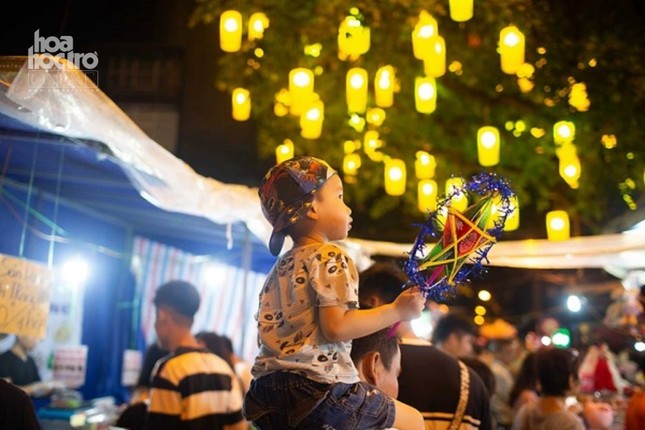 Dạo một vòng châu Á tận hưởng không khí đêm Trung Thu ở nhiều mảnh đất khác nhau ảnh 2