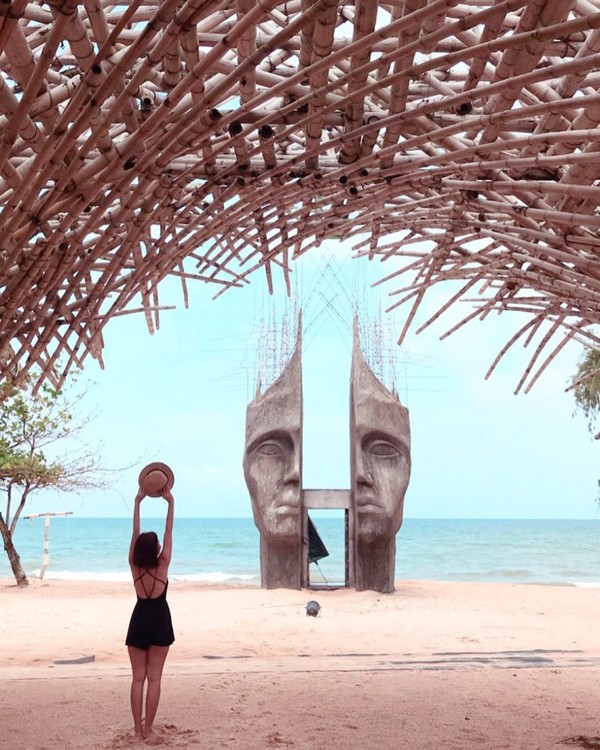Địa điểm check-in cổng trời cực "hot" của travel blogger quốc tế, bạn có nhận ra nó ở đâu không? ảnh 1