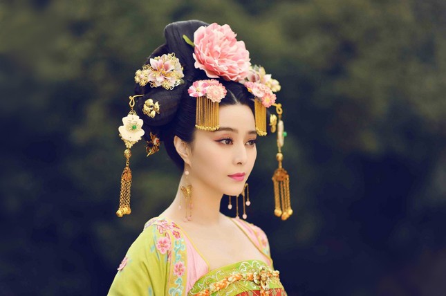 Câu chuyện lịch sử vô tiền khoáng hậu: Vương phi của Hoàng đế có thai với... thái giám ảnh 4