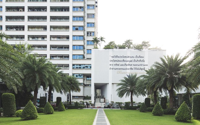 Dành cho team "crush" đất Thái: Có một xứ chùa vàng "mini" trong lòng Đại học Chulalongkorn ảnh 5