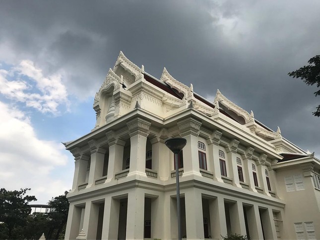 Dành cho team "crush" đất Thái: Có một xứ chùa vàng "mini" trong lòng Đại học Chulalongkorn ảnh 13