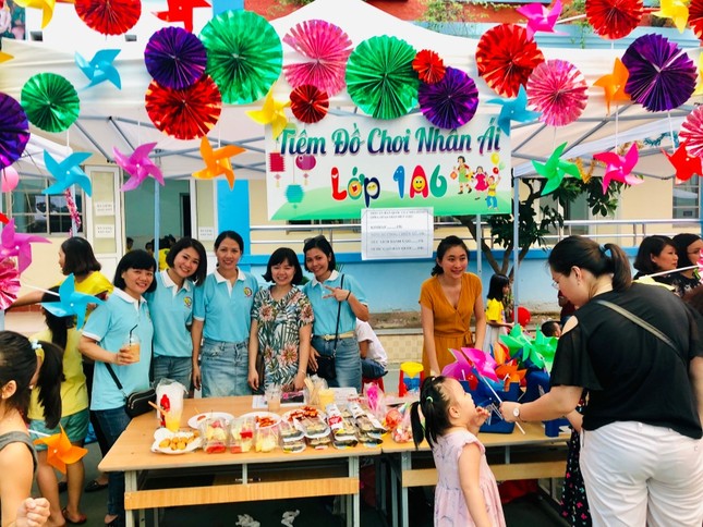 Hà Nội: "Vầng trăng yêu thương" - hội chợ từ thiện ý nghĩa dành cho tween Tiểu học Đoàn Thị Điểm ảnh 3