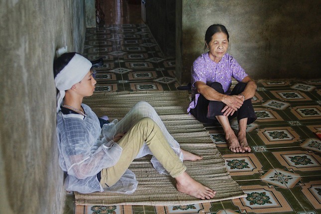 Con trai nạn nhân vụ cháy ở Đê La Thành bật khóc kể về lần cuối gặp bố mẹ ảnh 6