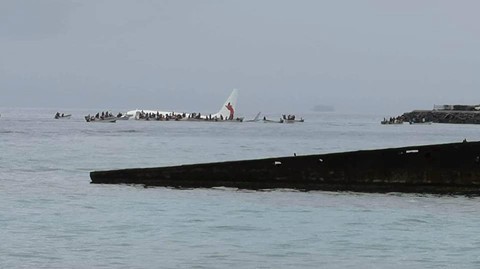 Máy bay rơi xuống biển ở Micronesia, toàn bộ hành khách sống sót ảnh 2