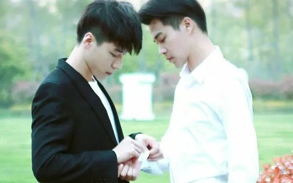 Chàng hoàng tử Triều Tiên đa tài đang làm xao xuyến hàng loạt trái tim cộng đồng LGBT ảnh 5