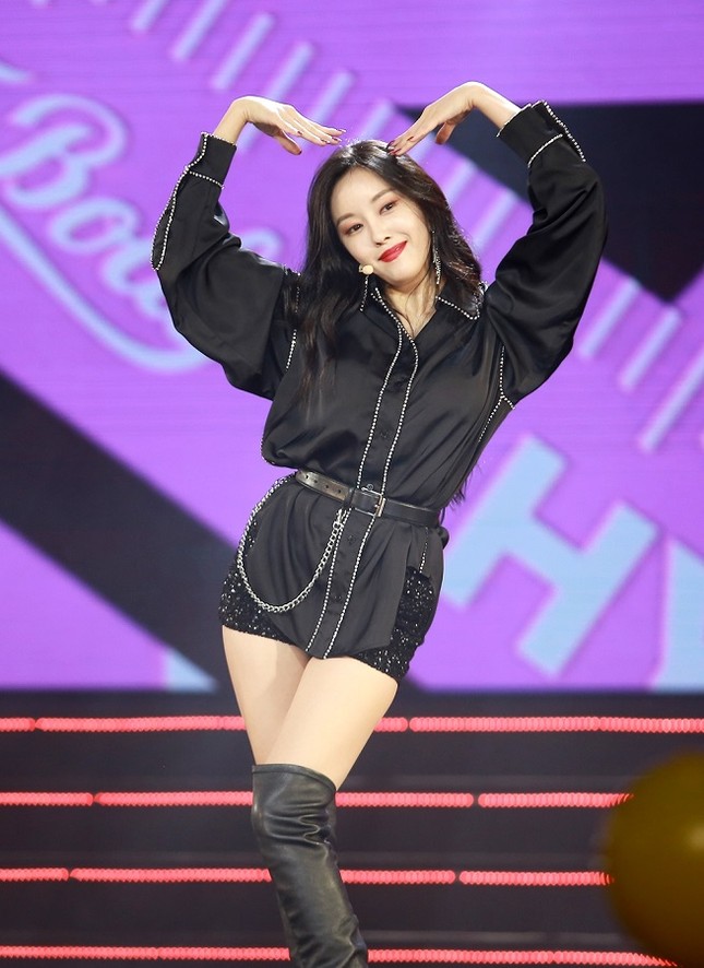 Hyomin (T-ara) và AOA xúc động trước tình cảm của fan Việt tại "V HEARTBEAT LIVE" ảnh 12