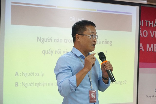 Trẻ dùng smartphone sớm dễ bị xâm hại ảnh 1