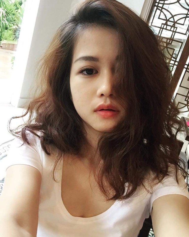 Cô giáo dạy Triết xinh như hotgirl khiến sinh viên đi học chẳng muốn về! ảnh 4