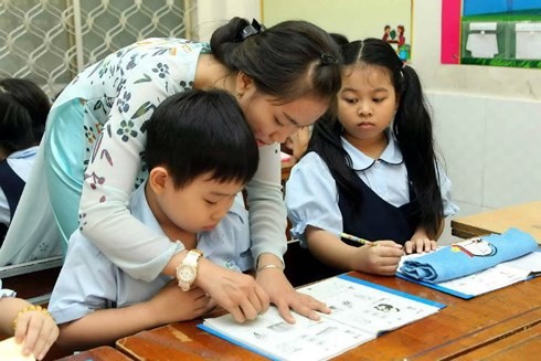 Đánh học sinh, giáo viên bị phạt tiền: “Giáo viên không phải đi buôn trốn thuế” ảnh 1