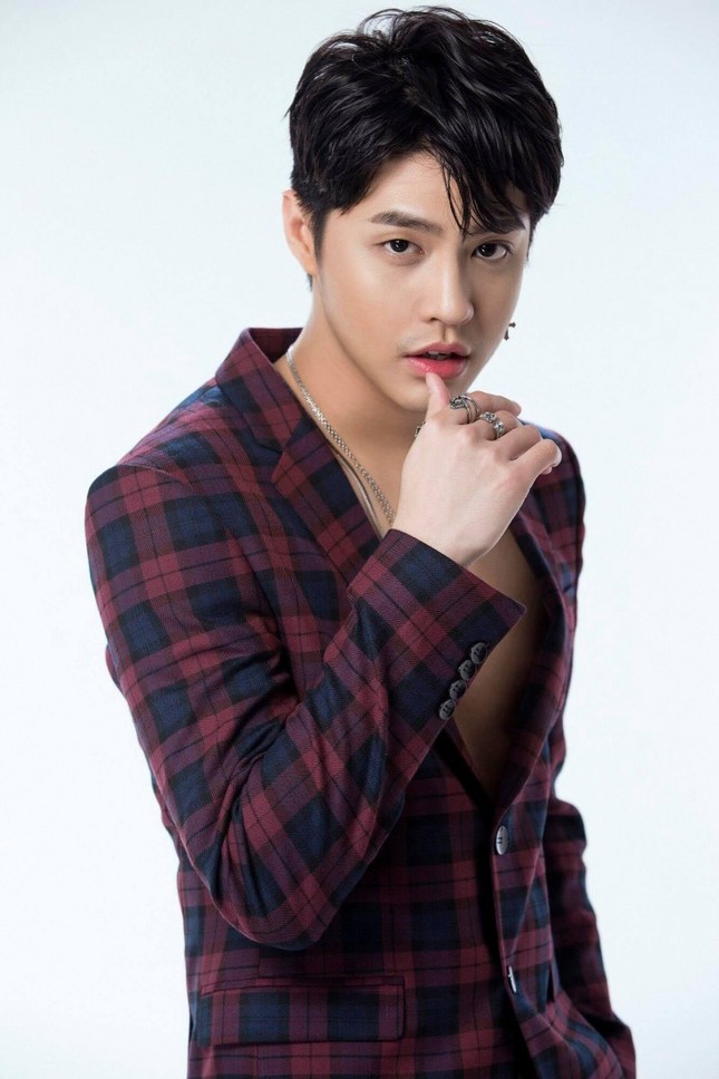 Người vừa đâm đơn kiện Noo Phước Thịnh và đòi bồi thường gần 1 tỷ VNĐ là ai? ảnh 1