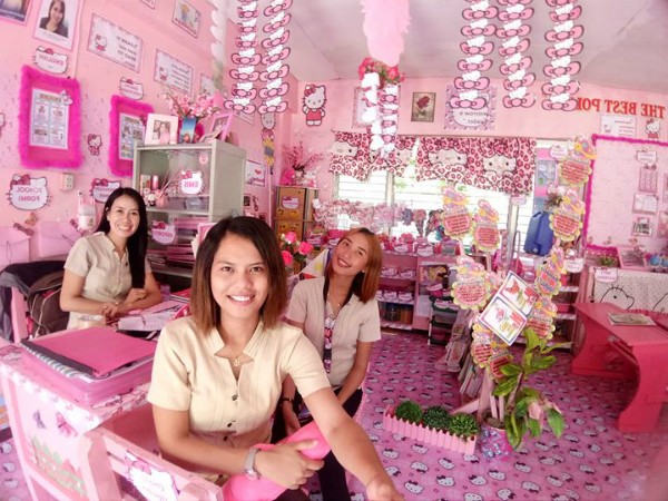 Cô giáo biến lớp học tẻ nhạt thành căn phòng hồng rực phong cách Hello Kitty ảnh 2