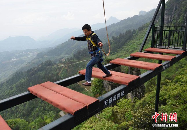 Khu giải trí đình đám của Trung Quốc phải đóng cửa sau khi một người chơi suýt chết ảnh 1