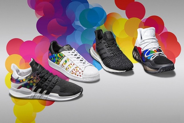 Cùng điểm qua những siêu phẩm Sneakers dành tặng cộng đồng lục sắc ảnh 6