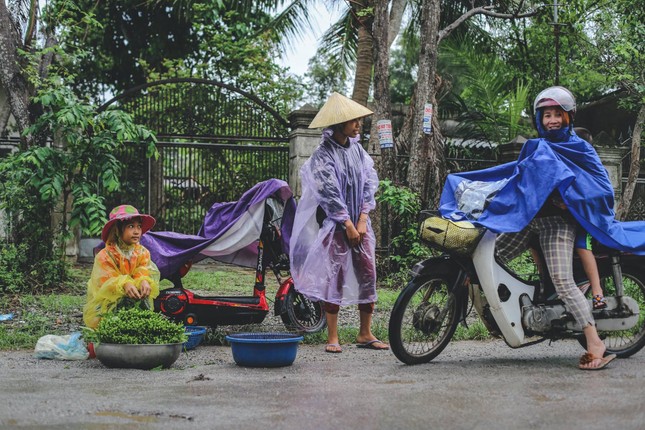 Đi chụp ảnh trẻ em, cậu bạn này bị hiểu nhầm là hội viên Thánh Đức Chúa Trời ảnh 12