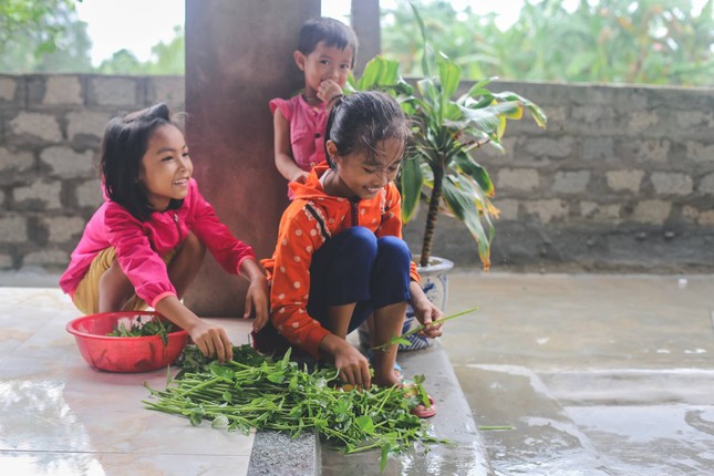 Đi chụp ảnh trẻ em, cậu bạn này bị hiểu nhầm là hội viên Thánh Đức Chúa Trời ảnh 7