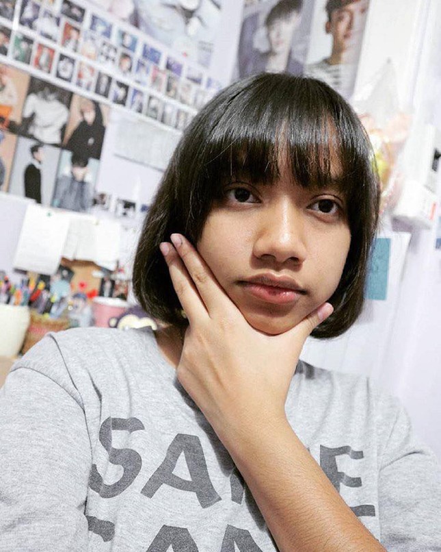 Cô bạn vlogger người Thái "gây sốt" vì quá giống Lisa (Black Pink) ảnh 2