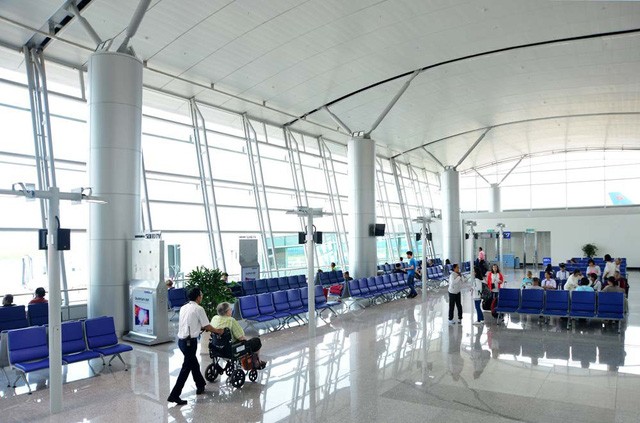 Khách để quên nữ trang, nhân viên sân bay mang đi… cầm đồ ảnh 1