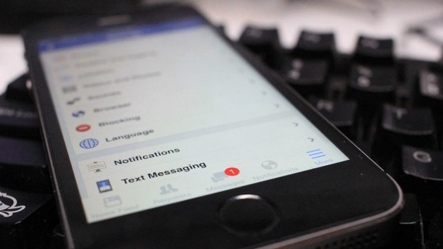 Cách xóa số điện thoại khỏi Facebook nếu không muốn bị "bán" cho quảng cáo ảnh 1