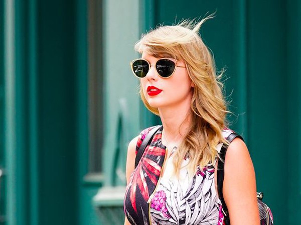 "Rắn chúa" Taylor Swift làm rung chuyển chính trường Mỹ: 240.000 cử tri đổ xô đi bầu cử ảnh 1