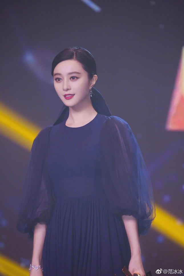 Tỷ phú Trung Quốc bất ngờ khẳng định Phạm Băng Băng có clip "nóng" với một chính trị gia nổi tiếng ảnh 1