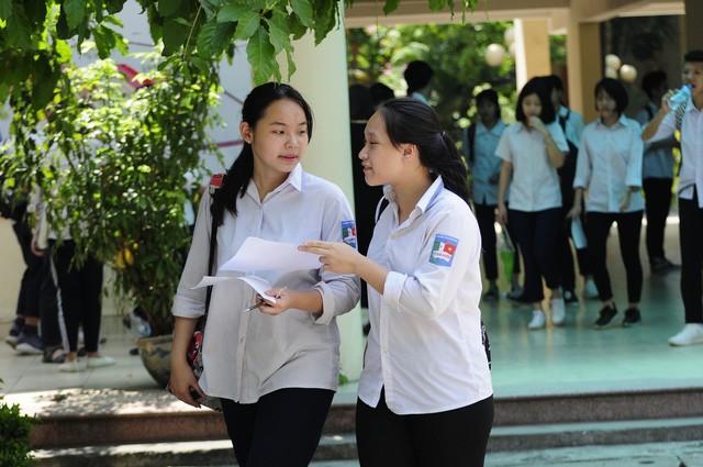 Tuyển sinh lớp 10 Hà Nội: Chỉ công bố đề thi tham khảo những môn mới ảnh 1