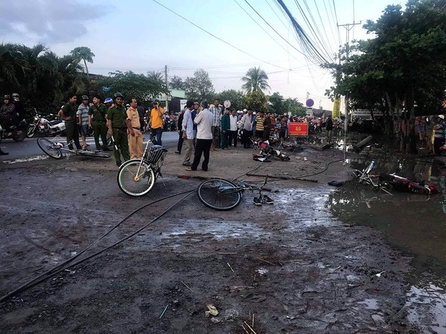Dây điện trung thế rơi xuống đường, 2 học sinh bị điện giật thương vong, 4 bị thương nặng ảnh 2