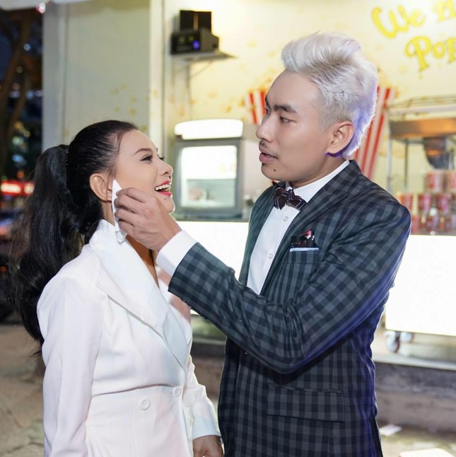 Cát Phượng bật khóc cùng Kiều Minh Tuấn xin lỗi khán giả về những ồn ào thời gian vừa qua ảnh 4