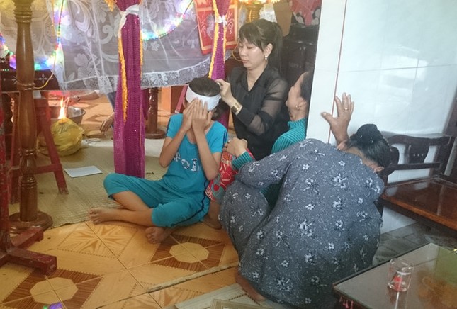 Dây điện rơi làm 2 học sinh chết: Ngoại nghe cháu mất đau tim qua đời ảnh 3